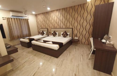 Kalapettai Hotel | Veeras Residency