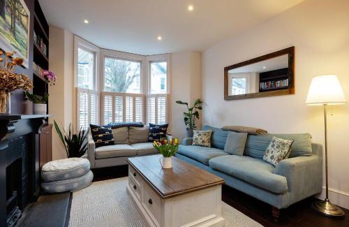 Kensal Green House | Veeve - At home in Kensal Green