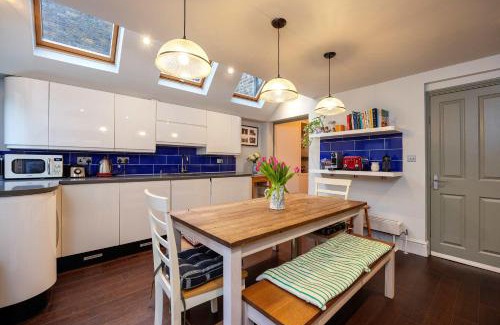 Kensal Green House | Veeve - At home in Kensal Green