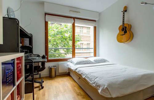 Grenelle Apartment | Veeve - Modern Brights