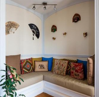 Les Iles Apartment | Veeve - Overlooking the Seine on Ile de la Cité