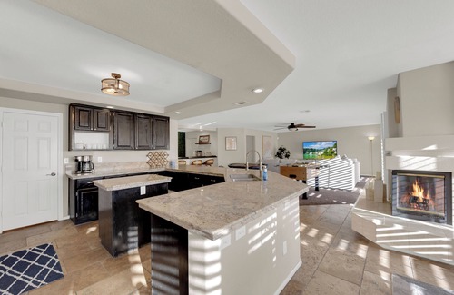 Spring Valley House | Vegas Fun Retreat - Pool, Games, Relaxation&Space!