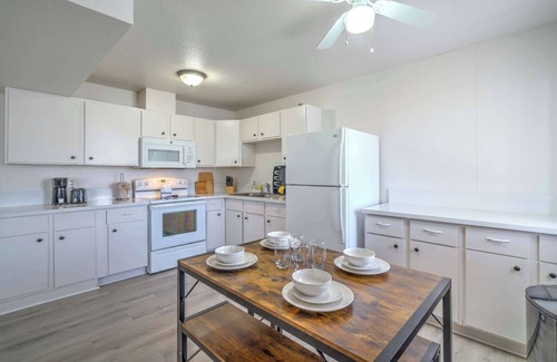 Las Vegas House | Vegas Getaway Near Strip! Sleeps 6!