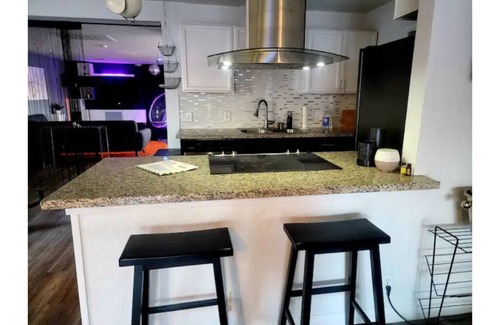 Las Vegas House | Vegas Life Pad! 3bed w Pool. MUST SEE!