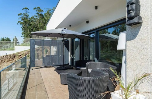 Poio Apartment | Veiga da Fraga Apartments (B) 5 minutes from the beach by car!