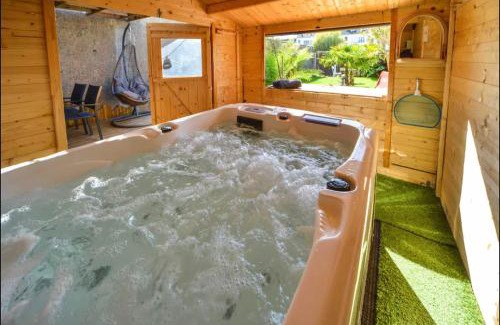 Saint-Nazaire Apartment | Velours 4 & Jacuzzi