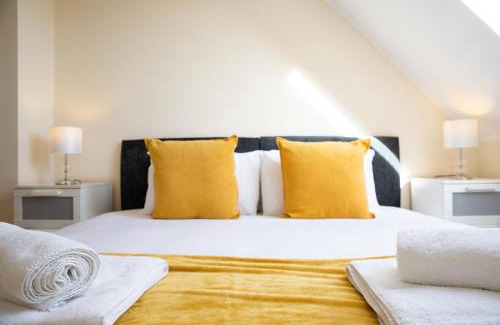 Hoddesdon Apartment | Velvet 2-bedroom apartment, Clockhouse, Hoddesdon