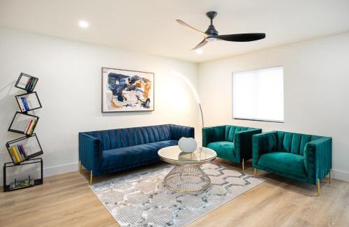 East Naples House | Velvet Bloom unique location 3mil to Downtown