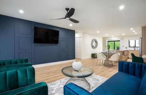 East Naples House | Velvet Bloom unique location 3mil to Downtown
