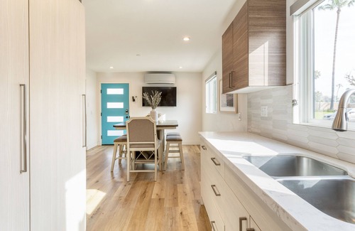 Santa Ana Heights House | Velvet Sand II by AvantStay | Steps to Newport Beach