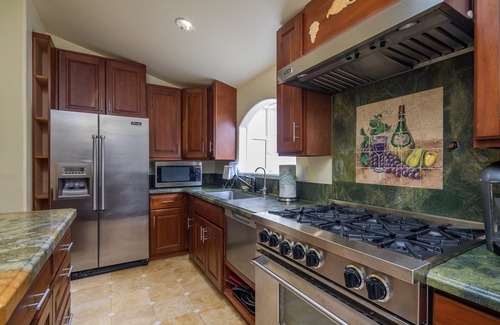 Northeast Carmel Hotel | Vendange Carmel Inn & Suites