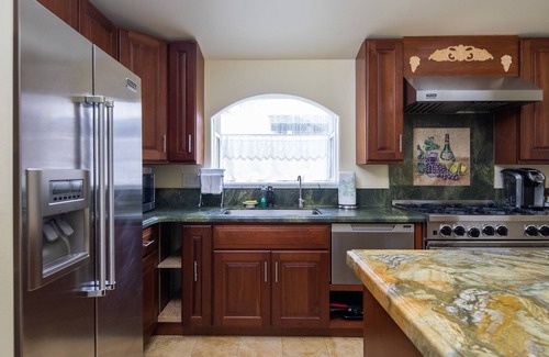 Northeast Carmel Hotel | Vendange Carmel Inn & Suites