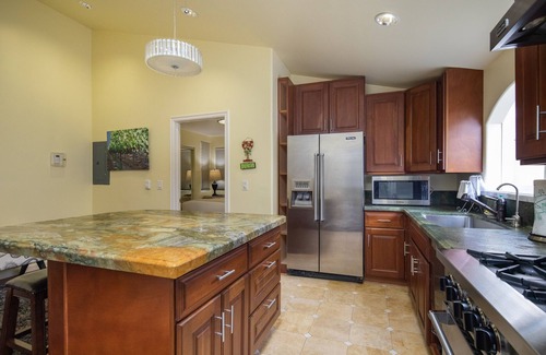 Northeast Carmel Hotel | Vendange Carmel Inn & Suites
