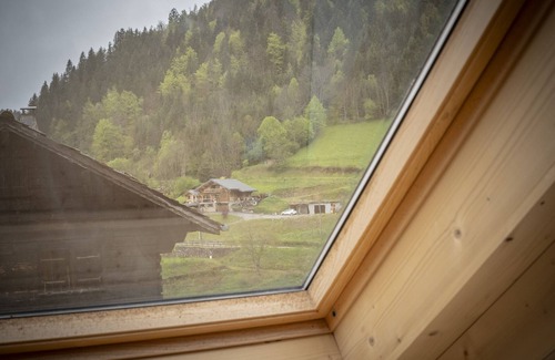Montmin House | Venez Chez Vous Mountain View