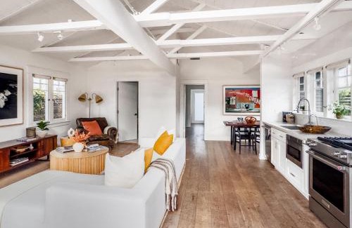 Venice Apartment | Venice 2BR - Ocean Walk with Stunning Outdoor Space!