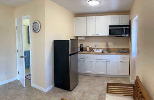 South Venice Apartment | VENICE CONVENIENT APARTMENT