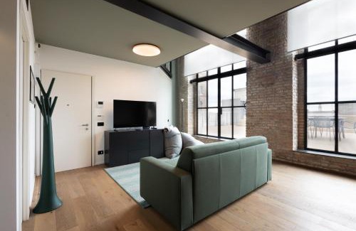 Molina Apartment | Venice Penthouse - Loft with Canal View