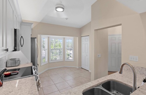 Plantation Condo | Venice Tropical Condo
