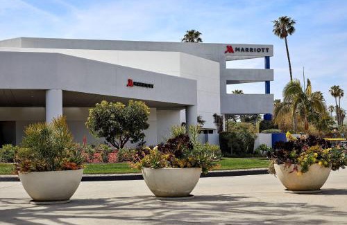 Pierpont Bay Hotel | Ventura Beach Marriott