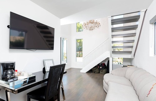 Hollywood Hills West House | Venus Modern Hollywood Hills
