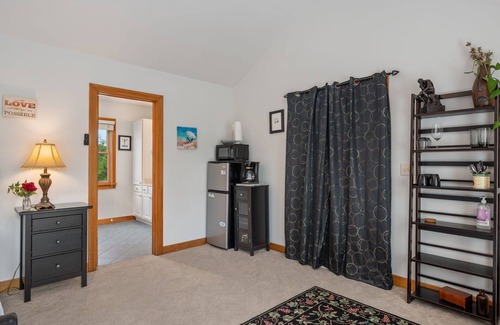Kitty Hawk Apartment | Venus Studio: Hottub, King Bed, Kayak, Bikes, SUP,