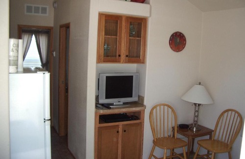 Cherry Resort | Verde Valley One-Bedroom Park Model Cabin 14