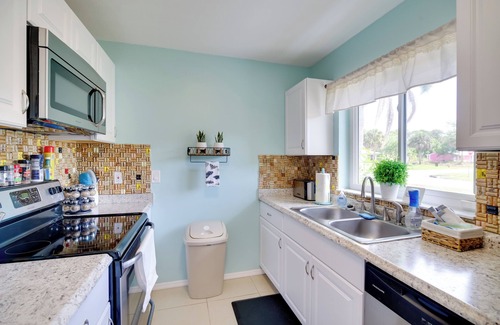 Florida Ridge House | Vero Beach Home w/ Pool Access, Near Beaches!