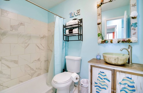 Florida Ridge House | Vero Beach Home w/ Pool Access, Near Beaches!