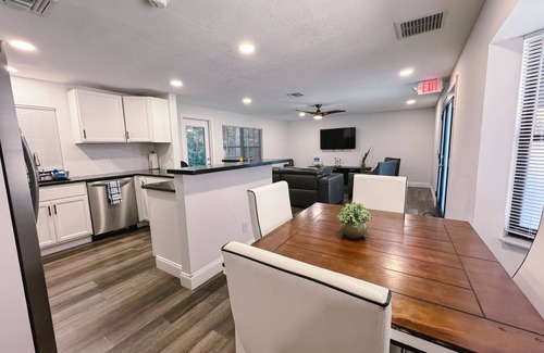 Vero Beach South Condo | Vero Beach Paradise Unit 3 - Close to Airport, Downtown & Beaches