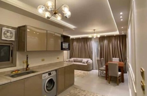 Warraq al Arab Apartment | Versace Styled Luxurious 1 BDR Studio, With Dining