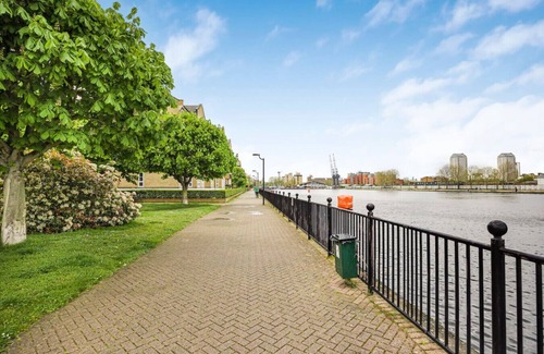 Island Gardens Apartment | Verv by the River (Isle of Dogs)