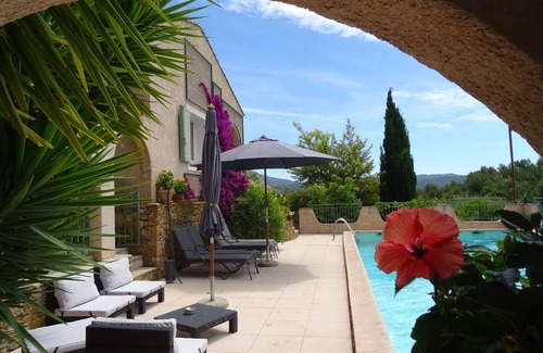 Le Beausset Villa | Very beautiful Provencal house sleeps 6/12 in a quiet area in Le Beausset, Var