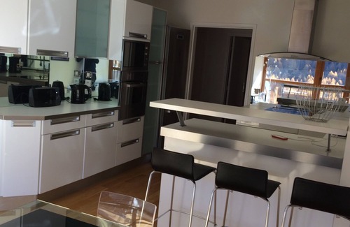 Isola Apartment | Very bright apartment with 5 rooms, 9th floor, ideally placed