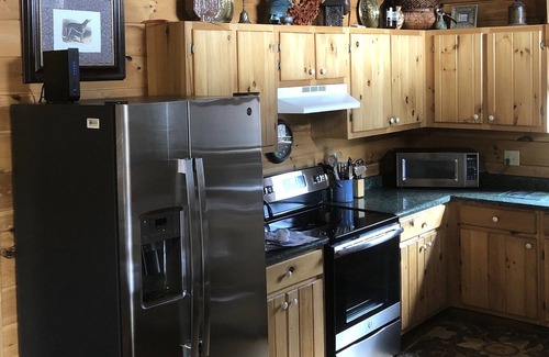 Hiawassee Cabin | Very Clean, Hot Tub, Dogs Welcome