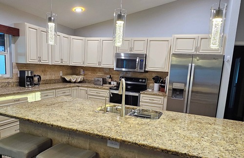North Port House | Very Clean, Peaceful 3-bedroom house in tranquil North Port with AC, WiFi