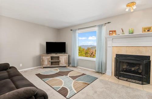 Skyland House | Very Close To Dt & Biltmore, Fire Pit, View
