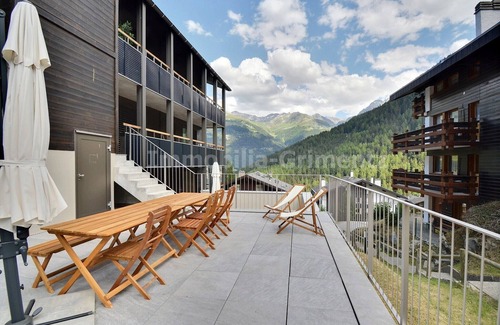 Grimentz Apartment | Very comfortable flat for 7 people, living room, kitchen area with dishwasher, 1 double bedroom, 1 2