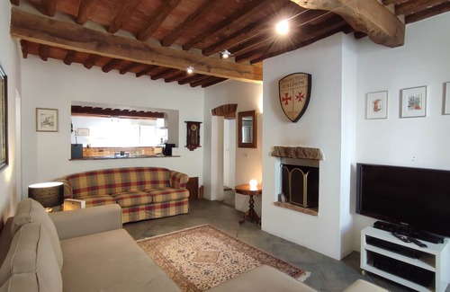 Caldana House | Very cozy, antique town house to relax and unwind