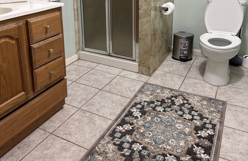 Hillsboro House | Very cozy home 20 minutes from Portland also 1 mile from Roloff farms