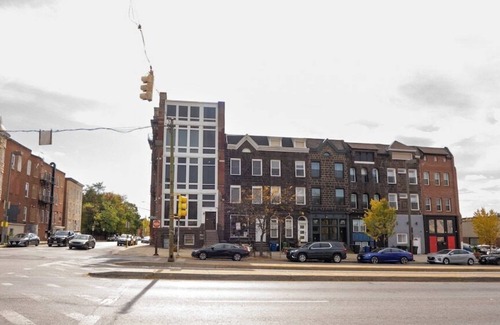 Downtown Baltimore Apartment | Very large! Penn Station Downtown home w/parking
