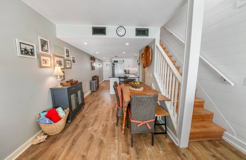 Sunnyside Condo | Very Merry! Gulf front corner unit, west end 2/2 New Remodel, Fantastic!