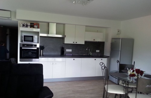 Le Dramont Apartment | Very nice apartment, sea view, front of the beach