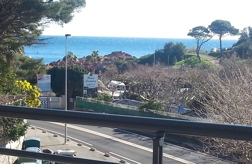 Le Dramont Apartment | Very nice apartment, sea view, front of the beach