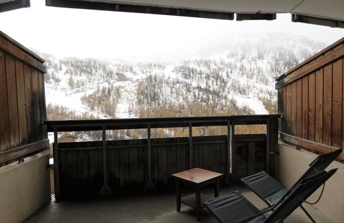Isola Apartment | Very nice apartment. renovated 5 pers. view of the slopes, swimming pool, sauna, garage