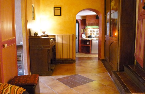L'Isle-sur-la-Sorgue Apartment | Very nice apartment, right in the center with private garden -