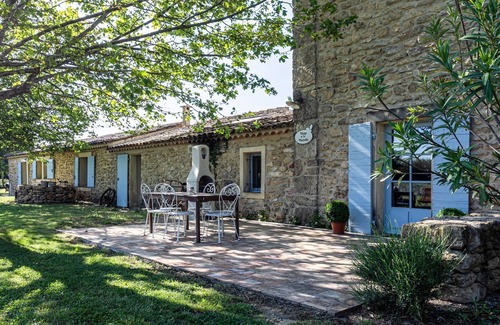 Grans House | VERY NICE PROVENÇAL HOUSE 6 people countryside garden swimmingpool play area SPA