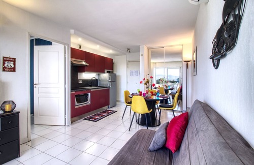 Saint-Raphael Apartment | Very nice sea view for this beautiful apartment on the last floor.