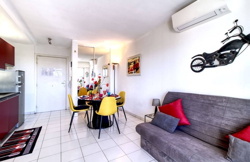Saint-Raphael Apartment | Very nice sea view for this beautiful apartment on the last floor.