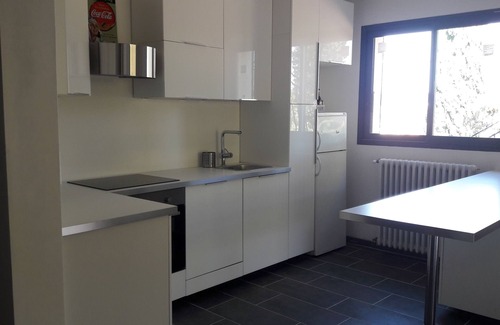 Bagnols-sur-Ceze House | Very nice T2, close to all amenities, pleasant neighborhood. 30 minutes from Avignon.