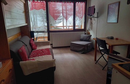Val-d'Isere Apartment | Very pleasant studio overlooking forest and mountains